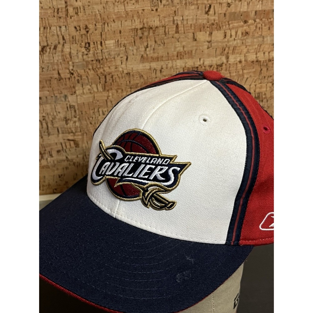 Vintage Cleveland Cavaliers Hat Reebok Fitted 7 1/4 100% Wool Flat Bill Logo‎